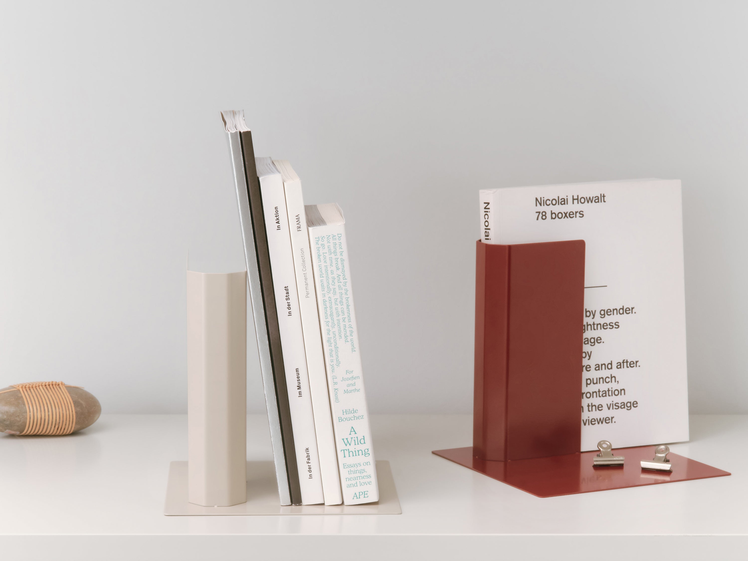 POLY｜Book stand ブックスタンド【Fulcrum】