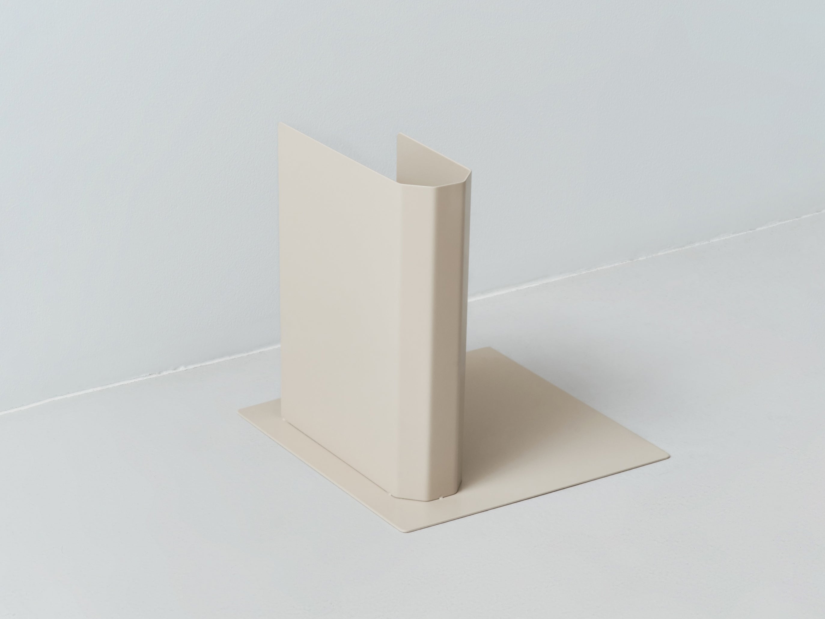 poly-bookstand-